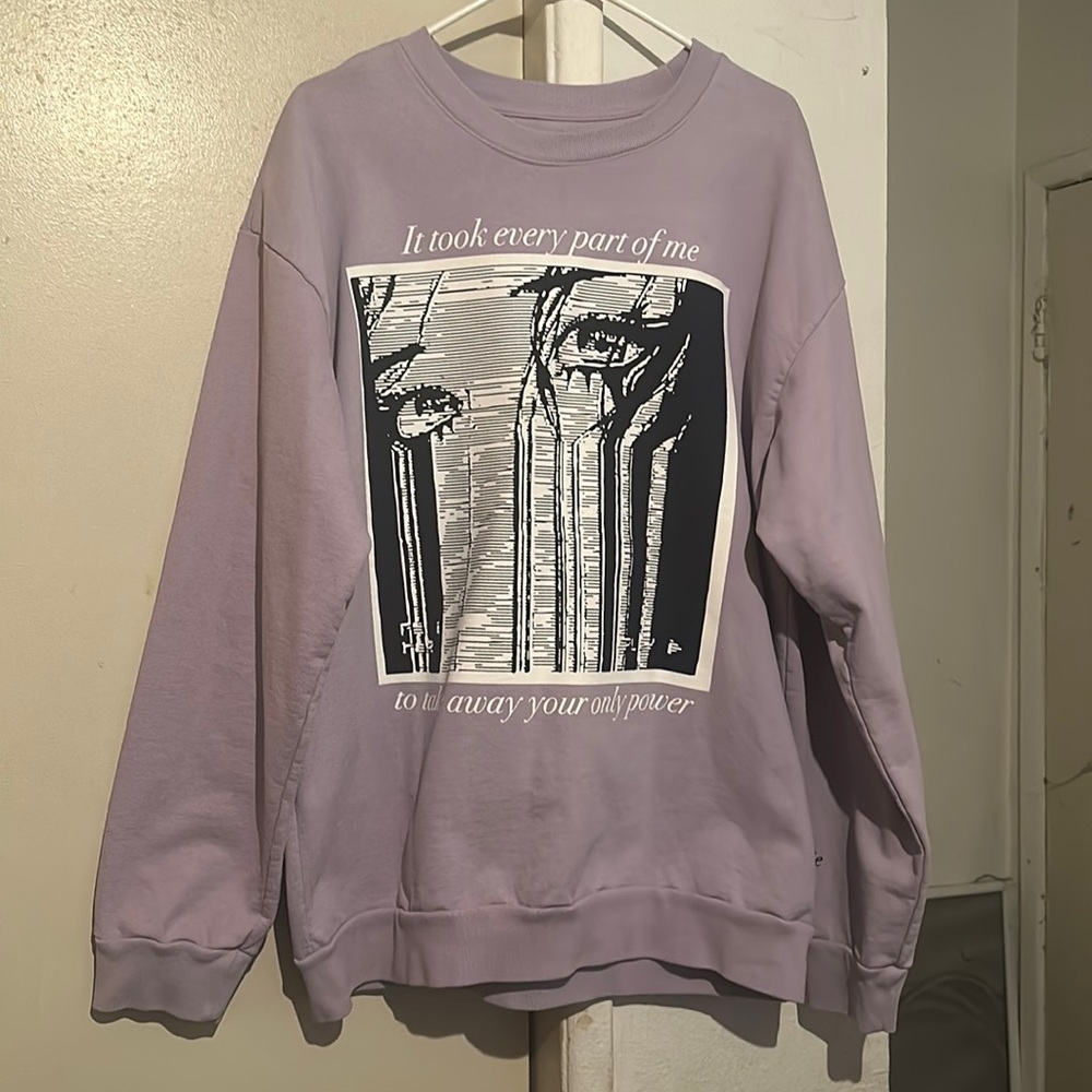 Boys lie purple crewneck sweatshirt